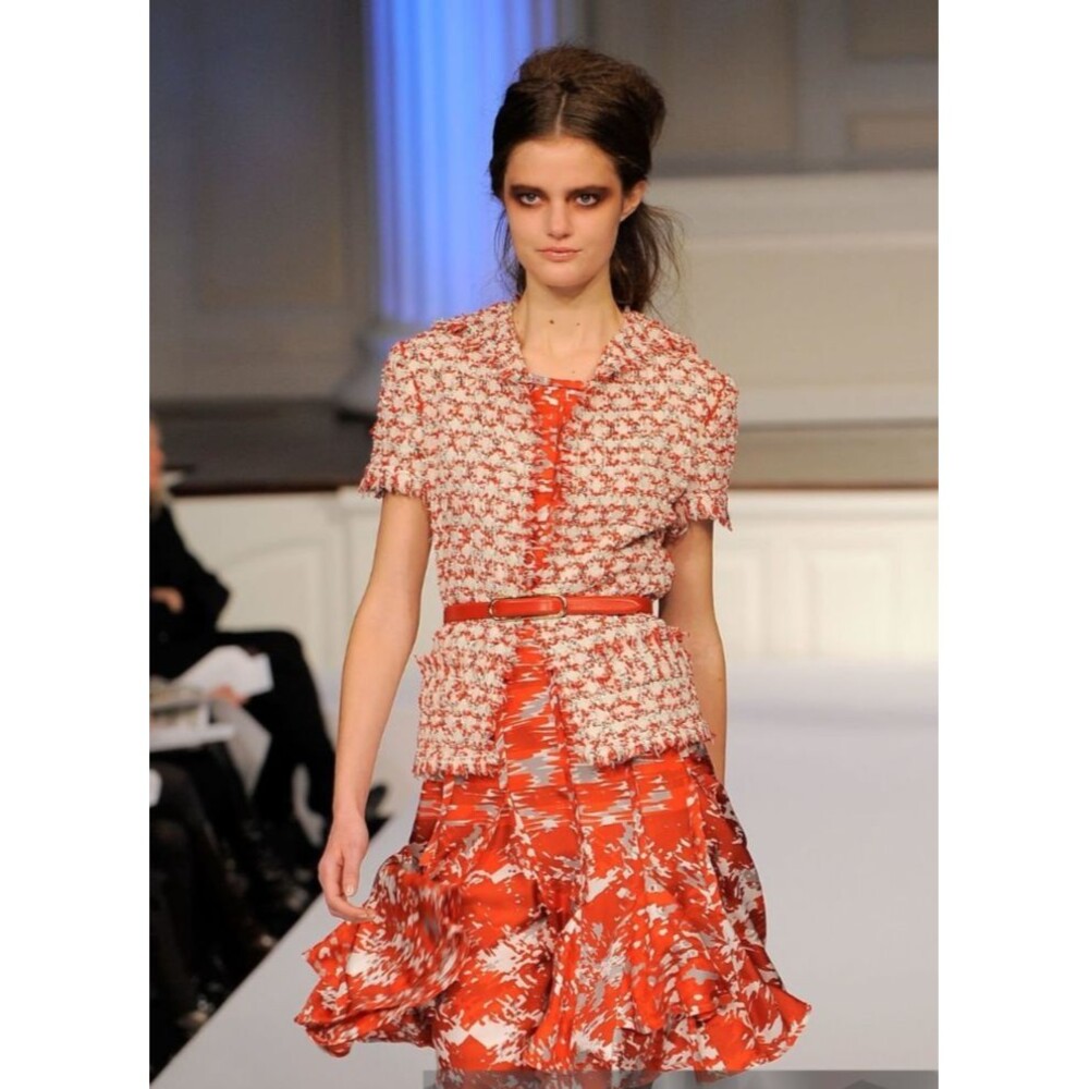 RUNWAY. Oscar de la Renta Silk Knee-Length Dress Size:US 4